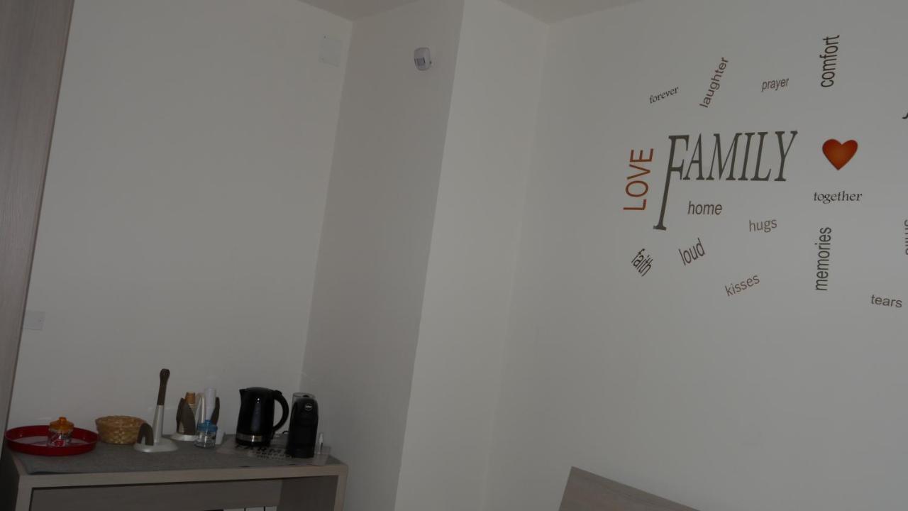 B&B Casa Di Lauro Trecase ภายนอก รูปภาพ